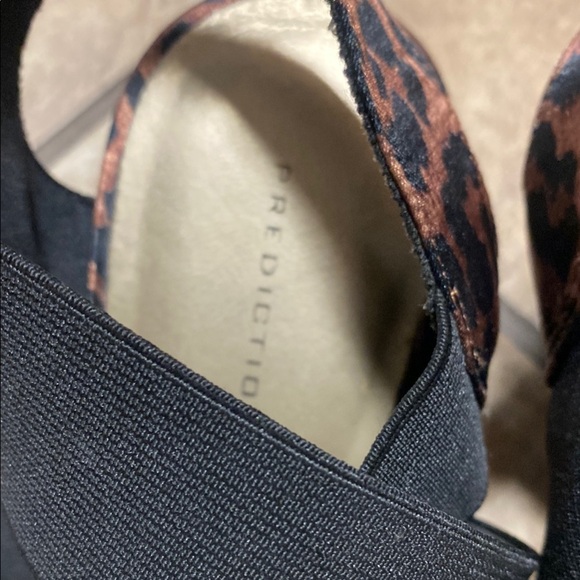 Predictions Size 6W Brown and Black Leopard Print Wedges - Picture 4 of 11